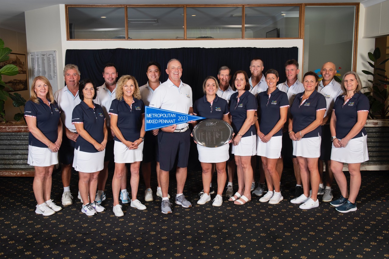 Back row left to right: Tony De Kievit (club captain), Daniel McNeill, Prinya Kham, Brad Fifield, Paul Stewart, Paul Bonomy, George Neou. Front row left to right: Margaret Hogan, Margaret Grant, Janet Rose, Michael White, Jessica Ryan, Carmel Fifield, Heidi Gregory, Amanda White, Kerri Blyth